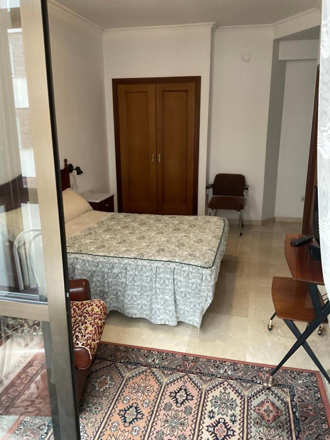 Residencia Universidad Ourense Buitenkant foto